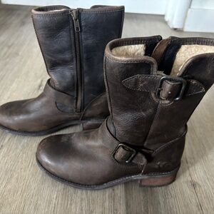 UGG brown leather moto boots, buckle, shearling lined, size 6
